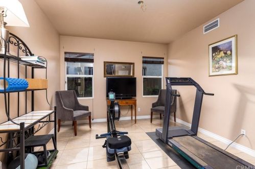 291 Monument Dr, Perris CA 92570-9063 exterior