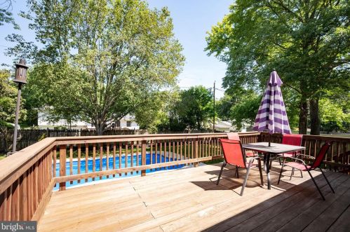 2310 Candlewood Dr, Alexandria VA exterior