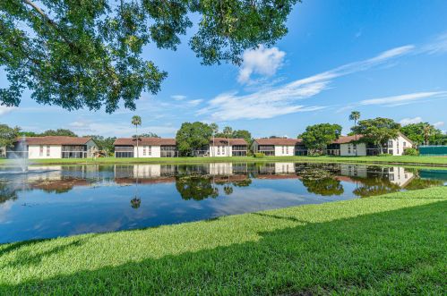 10447 Circle Lake Dr, Boynton Beach FL 33437-3486 exterior