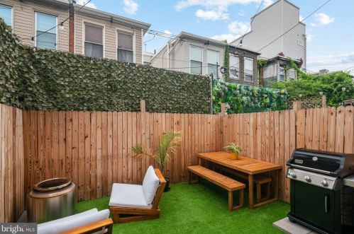 1313 29 St, Philadelphia PA 19121-4503 exterior