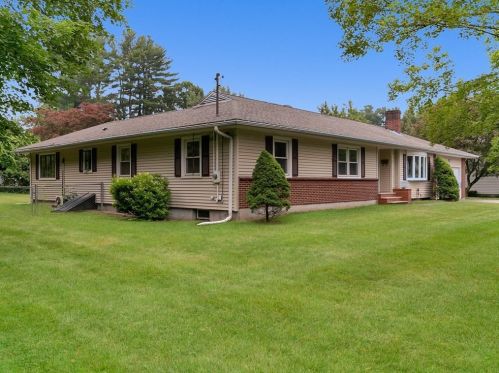 9 Gaywood Cir, Methuen MA  01844-2005 exterior