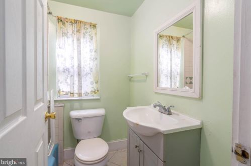 1310 17 St, Philadelphia PA 19121-5041 exterior