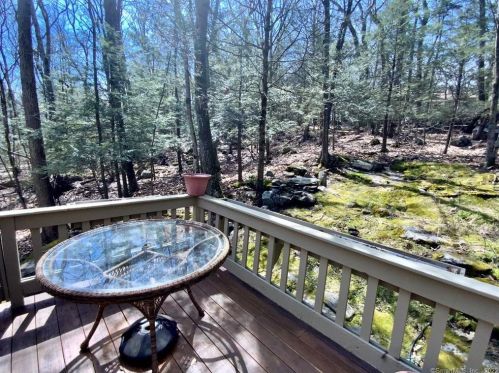 342 Ledge Dr, Torrington CT 06790-2245 exterior