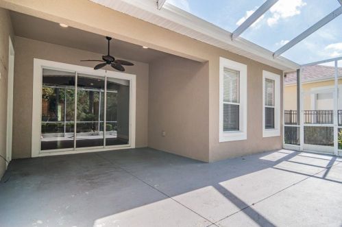 8028 Hampton Lake Dr, Tampa FL  33647-3558 exterior