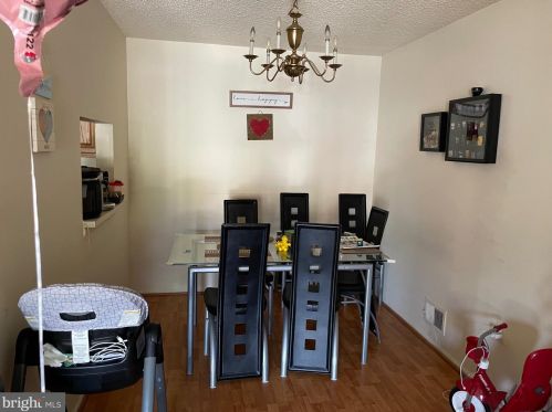 14 Kite Ct, Trenton NJ  08648-2637 exterior