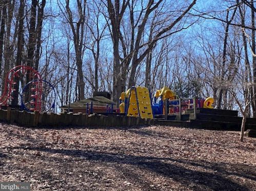 10205 Arizona Cir, Bethesda MD 20817-1227 exterior