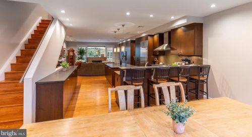 1436 Bainbridge St, Philadelphia PA 19146-1807 exterior