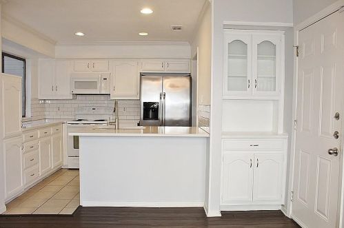 3037 Airhaven St, Dallas TX  75229-2450 exterior