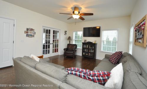 1532 Sommerell Ave, Lacey NJ 08731-3456 exterior