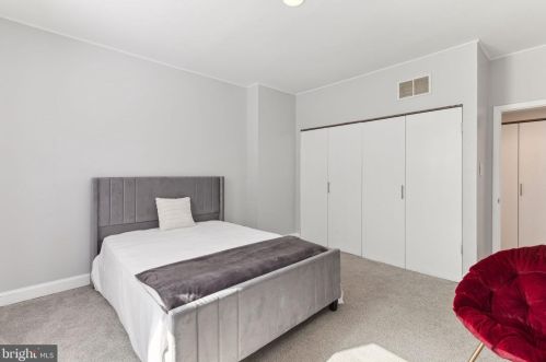 1035 Bainbridge St, Philadelphia PA  19147-1933 exterior