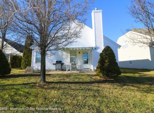 11 Arcadia Dr, Lakehurst NJ 08759-6161 exterior