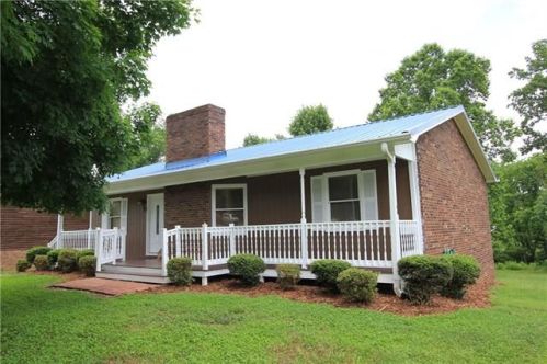 1518 Belleview Dr, Conover, NC 28613-8959