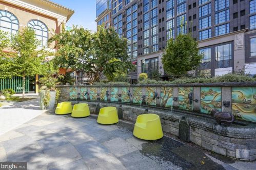 1904 Lewis Ave, Rockville MD 20851-2330 exterior