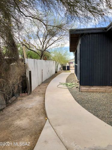 920 30th St, Tucson AZ  85713-3604 exterior