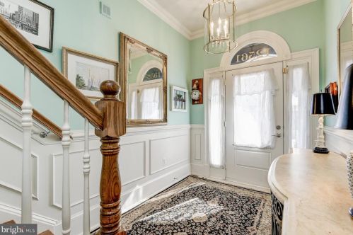 12561 Ansin Cir Dr, Rockville MD 20854-6912 exterior