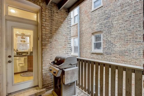 1264 Winona St, Chicago IL  60640-2937 exterior