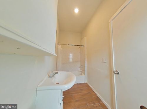 1422 Diamond St, Philadelphia PA 19122-1721 exterior