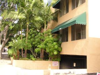 1036 Stanley Ave, Los Angeles CA  90019-6634 exterior