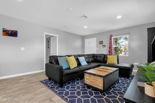 2545 15 St, Phoenix AZ 85040-1303 exterior