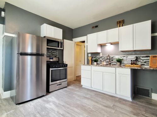 2838 36th St, Milwaukee, WI 53210-1924