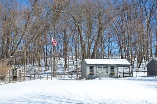 111 Laurel Rd, West Springfield MA 01089-3004 exterior