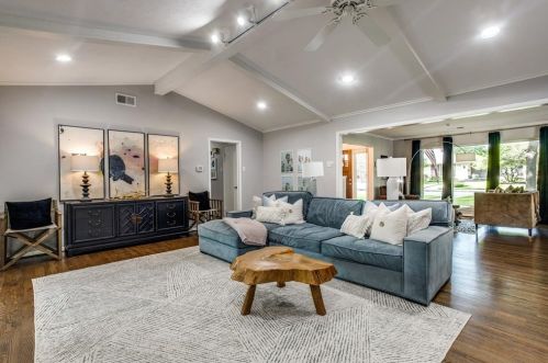 6305 Chesley Ln, Dallas TX 75214-2116 exterior