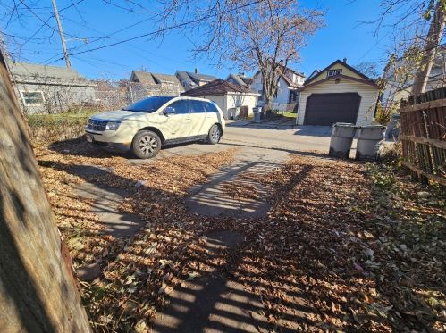 3238 36, Milwaukee WI 53215-4132 exterior