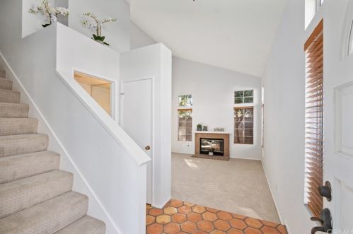 2182 Avocado Dr, Tustin CA 92782-8348 exterior