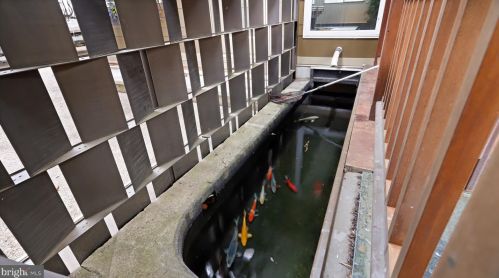 4512 Dolphin Ln, Alexandria VA 22309-3110 exterior