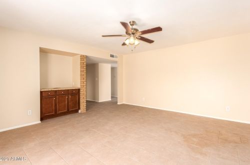 9447 41 Dr, Phoenix AZ 85053-5360 exterior