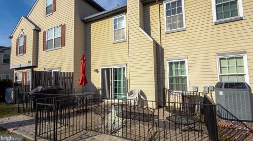 242 Stonebridge Blvd, New Castle DE 19720-6711 exterior