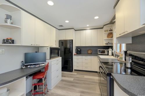 54 Quebec Dr, Huntington Station NY 11746-3870 exterior