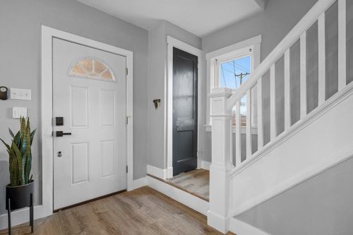 109 Rhodes Ave, Pittsburgh PA  15220-2615 exterior