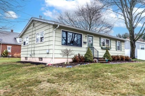 38 North St, Wallingford CT  06492-3125 exterior