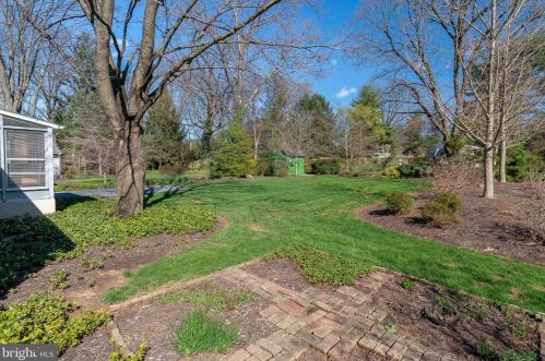 1514 Hollywood Dr, Lancaster PA 17601-5228 exterior