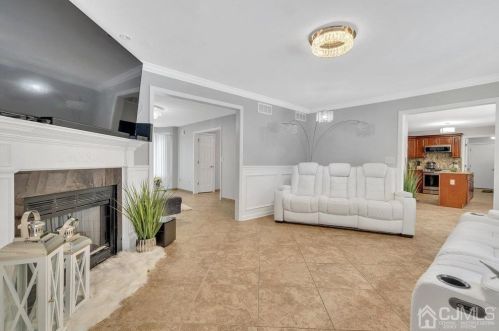 40 Ponderosa Ln, Old Bridge NJ  08857-3334 exterior