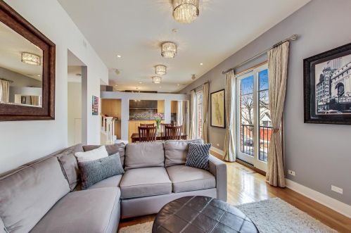 1453 Belden Ave, Chicago IL 60647-3220 exterior