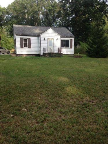 350 Shonat St, Meskegon, MI 49442-1421