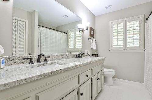 4748 Dunwoody Sta Dr, Atlanta GA 30338-4704 exterior