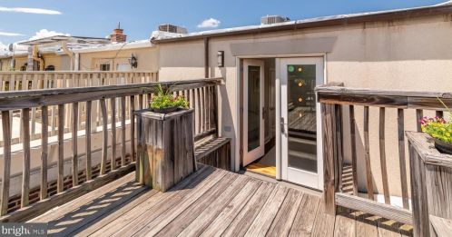 1245 Independence Ave, Washington DC 20003-2302 exterior