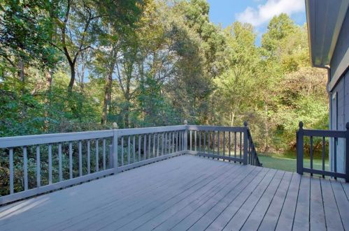 690 Dameron Cir, Atlanta GA 30311-2246 exterior