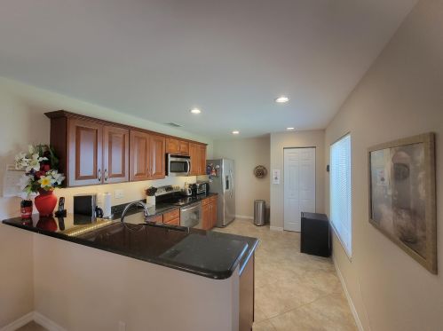 1916 Jamesport Dr, Fort Pierce FL 34953-4353 exterior