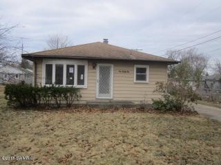 481 Sheridan Dr, Meskegon, MI 49442-2674