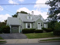 96 Nevada St, Newton, MA 02460-1149
