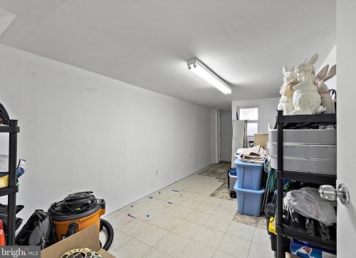 1024 Knorr St, Philadelphia PA 19111-4932 exterior