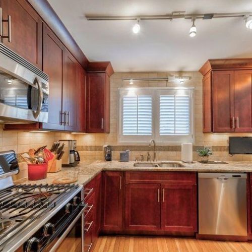 1174 Brookhaven Woods Ct, Atlanta, GA 30319-3880