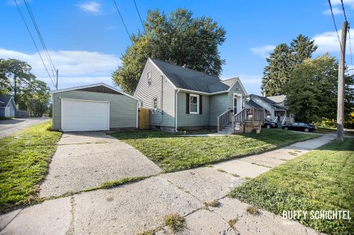 1451 Barclay St, Meskegon MI 49441-2207 exterior