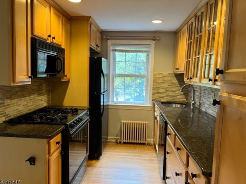 103 Lincoln Park, Cranford NJ  07016-3120 exterior