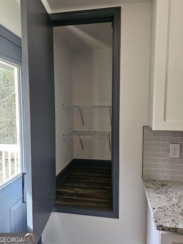 3584 Collier Dr, Atlanta GA  30331-1530 exterior