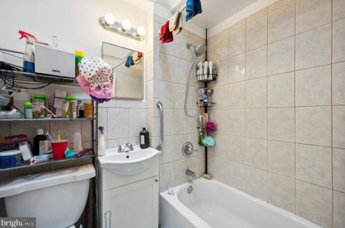 5961 Agusta St, Philadelphia PA 19152-1103 exterior